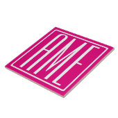 3 Beginletter Monogram | Wit Op Heet Roze Tegeltje (Zijkant)
