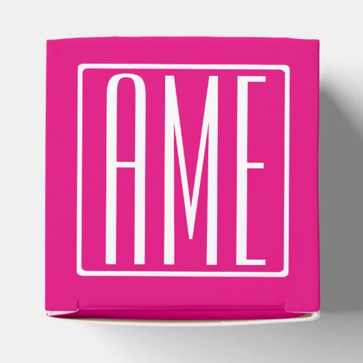 3 Beginletters Monogram | Wit Op Heet Roze Bedankdoosjes (Bovenkant)