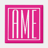 3 Beginletters Monogram | Wit Op Heet Roze Magneet (Voorkant)