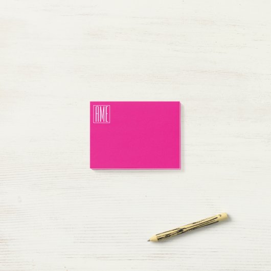 3 Beginletters Monogram | Wit Op Heet Roze Post-it® Notes (Op bureau)