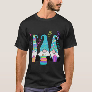 3 Birthday Gnomes Birthday Cake, Cadeaus, Confett T-shirt