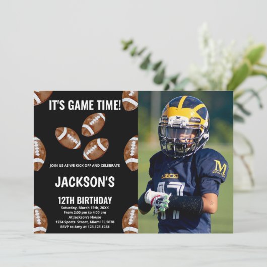 3 Black Football Birthday-uitnodigingen met foto Kaart (Staand voorkant)