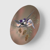 3 CHICKADEES EN PIJNCONS VAN SHARON SHARPE RONDE KLOK (Hoek)