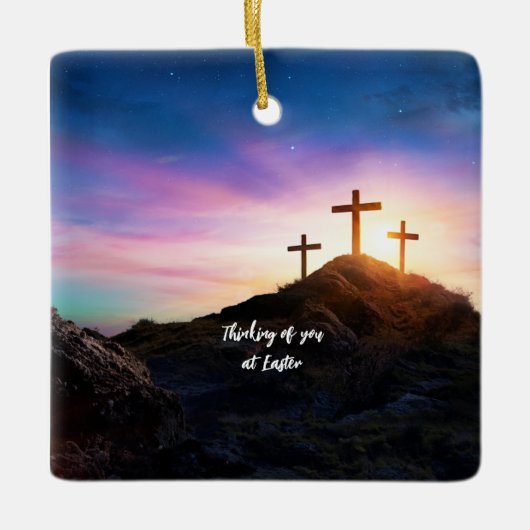 3 Crosses denken aan je bij Pasen. bewerkbaar Keramisch Ornament (Voorkant)