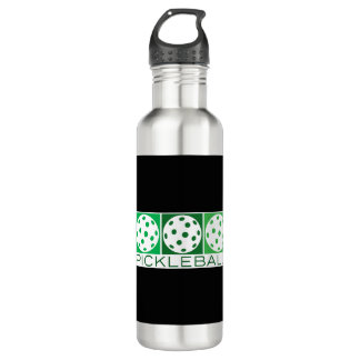 3 Groene Pickleballs op wit Waterfles