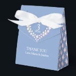 3 jaar Crystal bruiloft hart dank je Favor Box Bedankdoosjes<br><div class="desc">Kristal bruiloft feestje feest dank je cadeaudoos. Personaliseer met jouw naam. Geweldig om een aanraking toe te voegen met een gepersonaliseerd kristal feest ter gelegenheid van de derde bruiloft, diners en informele bijeenkomsten. Ideale cadeauverpakking voor gunsten of om te plaatsen op receptietafels of feesttafels gevuld met snoepjes of cadeaus. Ik...</div>