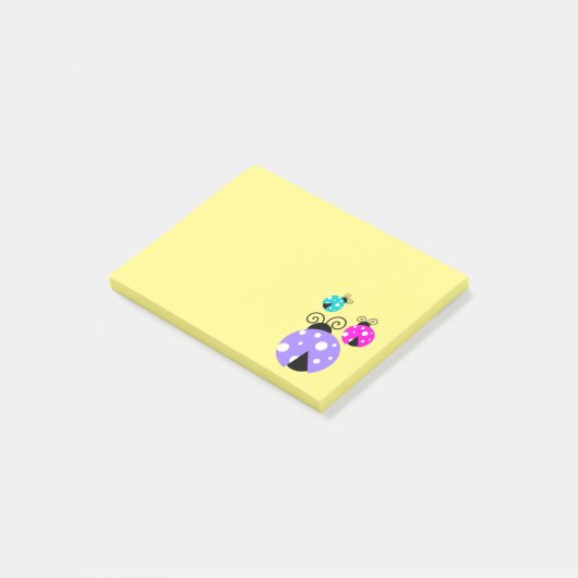 3 Ladybugs in Paarse roze en blauw Post-it® Notes (Schuin)