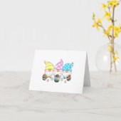 3 paasgnomen kan de jacht op eitjes uit de lente v kaart (Gele Bloem)