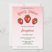 3 rode aardbeien op roze bessen zoete verjaardag kaart (Voorkant)