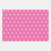 3 Roze coördinerende Snowflake-kerstcadeaus Inpakpapier Vel (Voorkant 2)