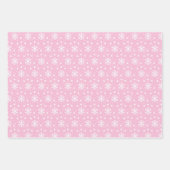 3 Roze coördinerende Snowflake-kerstcadeaus Inpakpapier Vel (Voorkant)