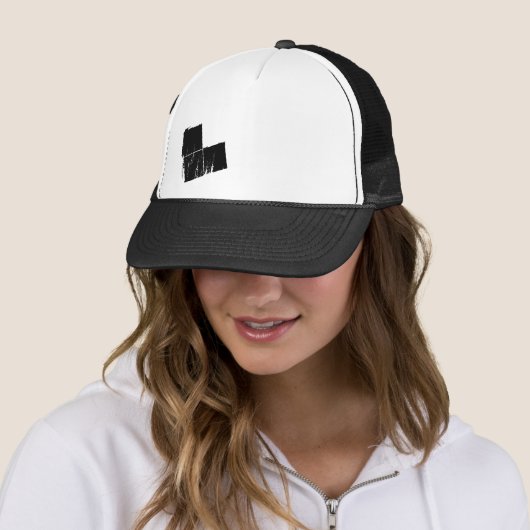 3 Sqr. Trucker Pet (In situ)