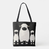 3 Valais Black Nose Sheep op rij Tote Bag (Achterkant)