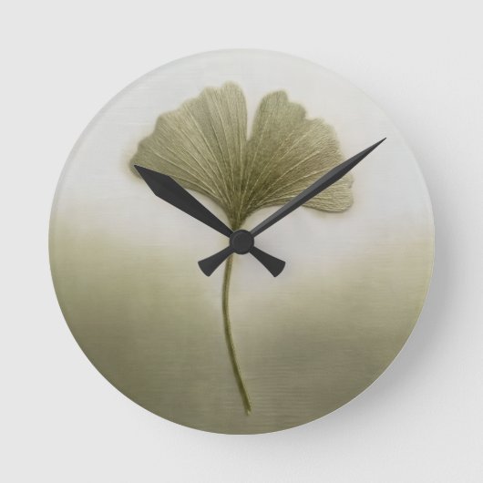 3D Geborduurd Ginkgoblad Saliegroen Ronde Klok (Voorkant)