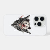 3D Grappige Opossum in Ritszak iPhone Hoesje 15 Pro Case (Achterkant horizontaal)