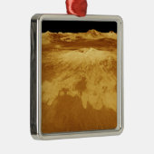 3D Perspectief Uitzicht van Sapas Mons op Venus Metalen Ornament (Rechts)