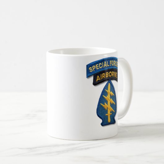 3e bijzondere troepenmacht - Mok " groene bessen v (Voorkant rechts)