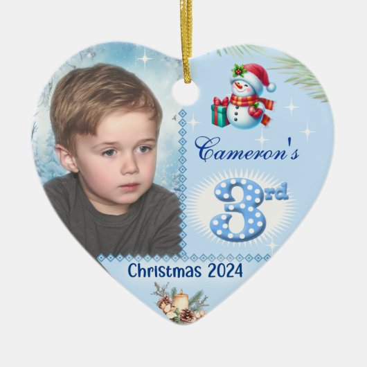 3e Kerstmis Gepersonaliseerde Boy's Photo Heart Gi Keramisch Ornament (Voorkant)