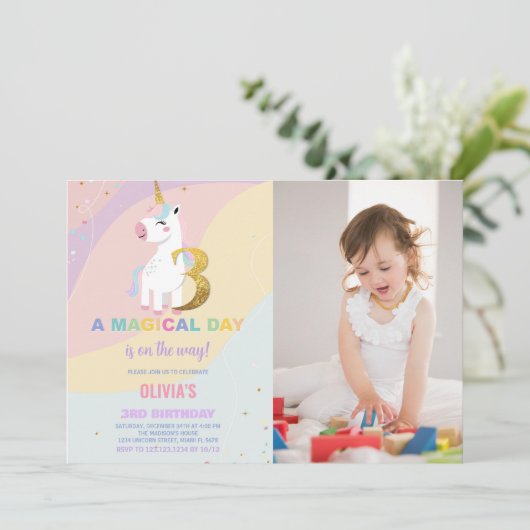 3e Verjaardag Eenhoorn Verjaardag Uitnodigingen w  (Staand voorkant)