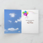 3e verjaardag giraffe in gras kaart (Binnen)