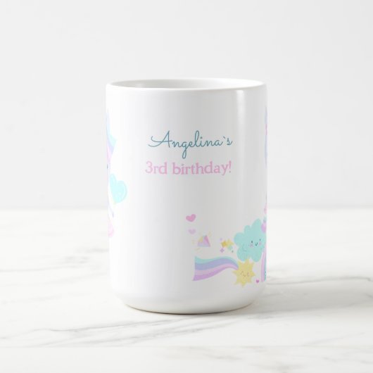 3e verjaardag mok met een grappige eenhoorn. (Center)