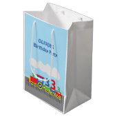 3e Verjaardag Trein Personaliseer Naam Medium Cadeauzakje (Voorkant Gekanteld)