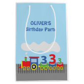 3e Verjaardag Trein Personaliseer Naam Medium Cadeauzakje (Voorkant)