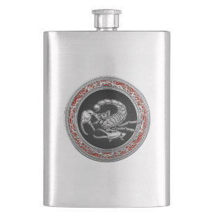 [400] Sacred Silver Scorpion op zwart Heupfles