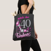 40 en Fabulous, 40th Birthday, elke naam, bewerkba Tote Bag (Dichtbij)