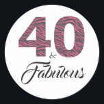 40 en Fabulous 40th Birthday Hot Pink Black Zebra Ronde Sticker<br><div class="desc">Modern en chique 40 en Fabulous 40th Birthday Sticker. De woorden "40 and Fabulous" in stijlvolle hete roze en off-black zebra zijn ingesteld met behulp van populaire typografie. Exclusief voor u ontworpen door Happy Dolphin Studio. Als u hulp of bijpassende producten nodig hebt, neem dan contact met ons op via...</div>