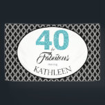 40 en Fabulous Custom 40th Birthday Spandoek<br><div class="desc">Elegant 40 en fantastische gepersonaliseerde 40e verjaardagsbanner, de woorden 40 en sassy zijn in blauw glitter en zwart. U kunt deze banner met jouw naam gemakkelijk aanpassen. Overeenkomende producten zoals uitnodigingen voor 40e verjaardag en benodigdheden voor 40e verjaardag zijn verkrijgbaar in onze winkel. Als je hulp nodig hebt, kun je...</div>