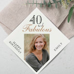 40 en Fabulous Elegant Script Photo 40th Birthday Servet<br><div class="desc">40 en Fabulous Elegant Script Photo 40th Birthday Napkins. Gezegde 40 en fabulous is in modern manuscript op een witte achtergrond. Maak je eigen artikel van het 40ste verjaardagsfeestje voor haar. Pas met de naam en het leeftijdsaantal aan en neem uw foto in de sjabloon op.</div>