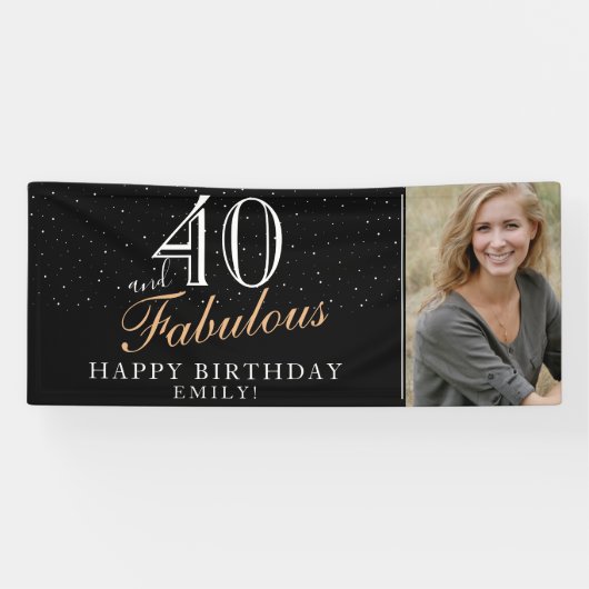 40 en Fabulous Modern Black 40th Birthday Foto Spandoek (Horizontaal)