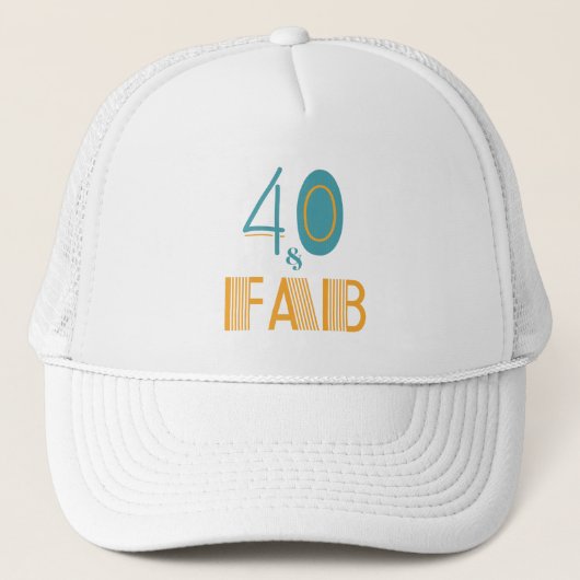 40 & Fab Moderne Verjaardag Trucker Pet (Voorkant)