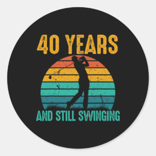 40 jaar en nog steeds swingende grappige golf 40e ronde sticker