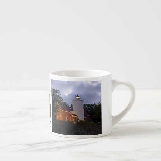40 Mile Point Lighthouse dusk espresso mok (Rechts)