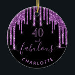 40 Uitstekende verjaardag zwart paarse glitter Keramisch Ornament<br><div class="desc">Een trendy en glamoureus 40ste verjaardag ornament. Een klassieke zwarte achtergrond met een donkerpaarse faux glitter-druppelaar, een druppelvormig uiterlijk. Met de tekst: 40 en geweldig. Pas een naam aan en voeg deze toe. Paarse tekst. Het woord Fabulous wordt geschreven met een modern handgeschreven stijlscript met letters en een wasbeurt. Perfect...</div>