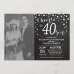 40e Jubileum Chalkboard Black Silver Kaart<br><div class="desc">40ste Jubileum van de Weddenschap met douanefoto. Chalkboard Black en Silver Invitation. Veertig Jubileum. Chalkboard Black en Silver Glitter Diamond Background Zilveren Confetti. Volwassen verjaardag. Vrouw of Man Man Birthday Party. Voor verdere aanpassing, te klikken gelieve de knoop "van de Aanpassing het"en ons ontwerphulpmiddel te gebruiken om deze sjabloon te...</div>