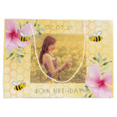 40e verjaardag bijen honingraat roze florals foto groot cadeauzakje (Achterkant)