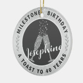 40e verjaardag Champagne Toast Name Silver Grey Keramisch Ornament (Links)
