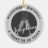 40e verjaardag Champagne Toast Name Silver Grey Keramisch Ornament (Achterkant)