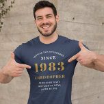 40e verjaardag Geboren in 1983 Naam T-Shirt toevoe<br><div class="desc">Gepersonaliseerde verjaardag voeg jouw naam en jaar T-shirt toe. Geef de naam en het jaar met de verstrekte sjabloon uit. Een prachtig aangepast T-shirt voor uw verjaardag. Meer giften en partijbenodigdheden beschikbaar met het "het plaatsen van normen"ontwerp in de opslag.</div>