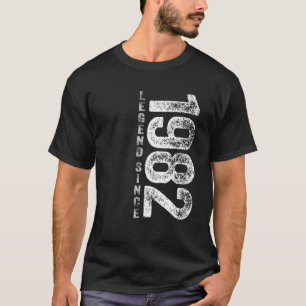 40e verjaardag geeft 40 jaar oude Retro Legend sin T-shirt