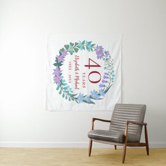 40e verjaardag Ruby Floral Bluebell Sering Krans Wandkleed (In Situ (horizontaal))