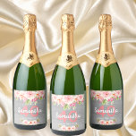 40e verjaardag van roze floralen grijs hout bijten sparkling wijnetiket<br><div class="desc">Een stijllabel voor de 40e verjaardag. Met hedendaagse roze,  perzik en koraalkleurige waterkleurige dahlia-bloemen. Een roestgrijze geverfde houten wand als achtergrond. Sjablonen voor een naam,  leeftijd en datum. Geboortedatum of -datum van de partij. De naam wordt geschreven met wit gekleurd handgeschreven stijlmanuscript met letters. Leeftijd 40 in koraal.</div>