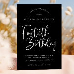 40e verjaardag | Wit op zwarte typografie Kaart<br><div class="desc">Dit eenvoudige maar altijd zo elegante ontwerp is voorzien van moderne witte op zwarte typografie en de woorden "Fortieth Birthday" in kalligrafiescript. De uitnodigingen keren terug naar een subtiel, herhalend Art Deco patroon in chromatisch grijs en zwart. Deze uitnodigingen voor de veertigste verjaardag, die sophisticatie en elegantie uitstralen, zullen de...</div>