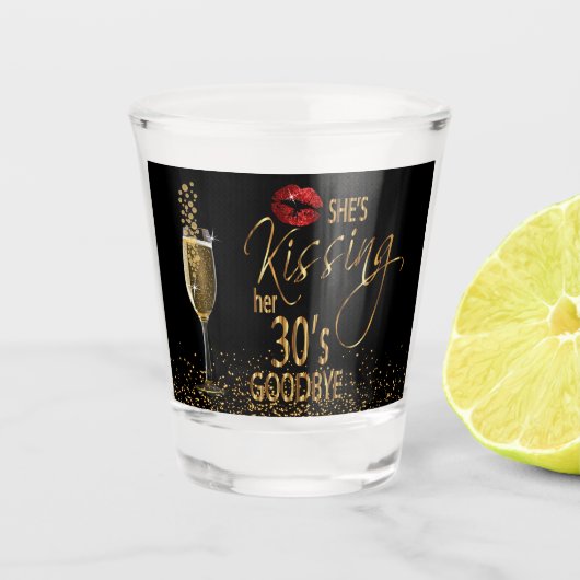 40e Verjaardag - Ze kust haar 30'er Afscheid Shot Glas (Voorkant)