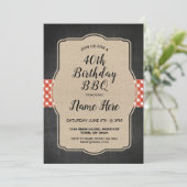 40e verjaardagsfeest Red Gingham Burlap BBQ Uitnod Kaart (Staand voorkant)