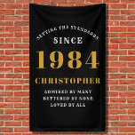 40th Birthday Born 1984 Naam toevoegen Zwart Goud Spandoek<br><div class="desc">40th Birthday Party Wall Banner - zwart en goud decoratief stuk. Vier een indrukwekkende mijlpaal met onze 40ste verjaardagsfeestmuur banner. Deze one-of-a-kind zwarte en gouden banner is niet alleen een decoratie, het is een statement piece. aan uw voorkeuren, is het een elegante en leuke manier om het begin van een...</div>