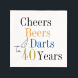 40th Birthday Cheers and Beers Darts Blue Servet<br><div class="desc">Dit is een cool en modern, 40e verjaardag, dartsfeestontwerp. Het is een eenvoudig, minimalistisch ontwerp, in klassiek zwart-wit, met sinaasappel, goud en blauw typografie. Perfect voor een cool en leuk, darts en bier thema, 40e verjaardagsfeest. Dit ontwerp is volledig aanpasbaar, gebruik gewoon de personaliseer deze knop om de pagina of...</div>